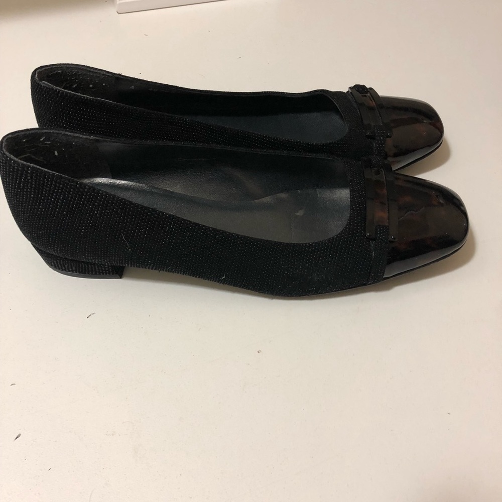 Stuart Weitzman - Picture 2 of 8